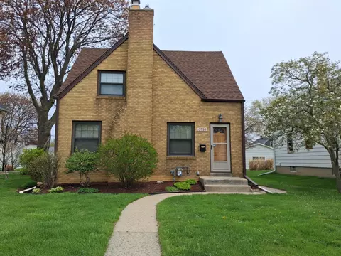 3710 S Ahmedi, Saint Francis, WI 53235