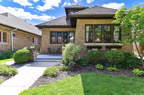 2629 N 67th, Wauwatosa, WI 53213