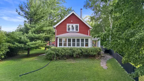 18905 W Linnie Lac, New Berlin, WI 53146