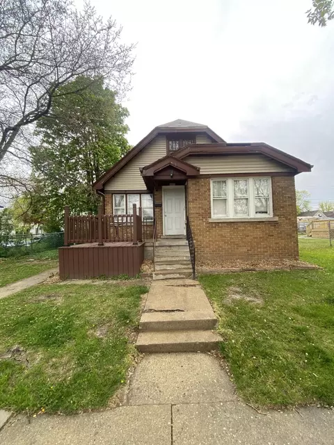 4609 N 37th, Milwaukee, WI 53209