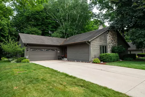3278 S Acredale, New Berlin, WI 53151