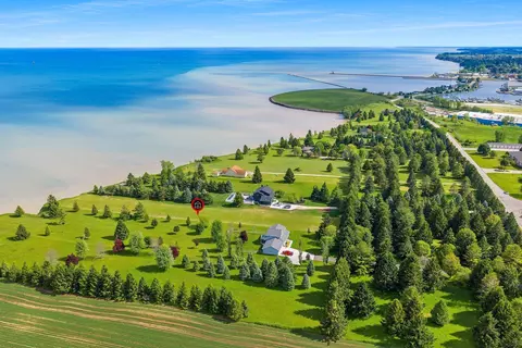 Lt4 Lakeshore, Kewaunee, WI 54216