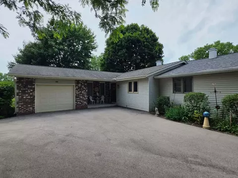 742 Tamarack, West Bend, WI 53095