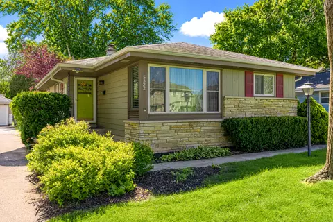 5522 N Mohawk, Glendale, WI 53217