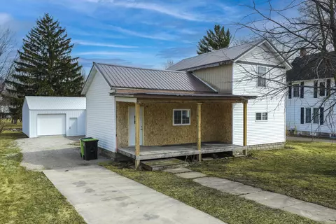 406 S College, Fox Lake, WI 53933