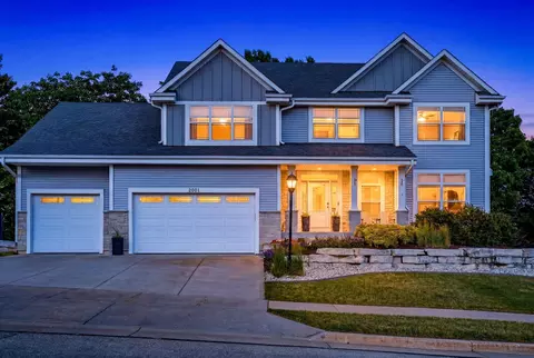 2001 Coldwater Crk, Waukesha, WI 53188