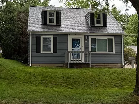 9020 W Vincent, West Allis, WI 53214
