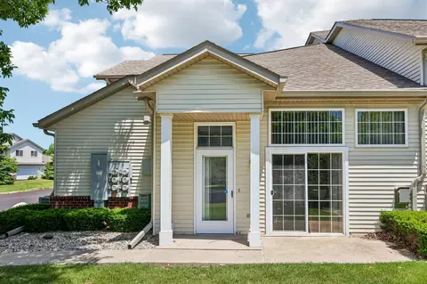 2428 Fox Riv UNIT L, Waukesha, WI 53189