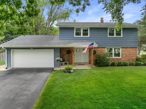 924 Marquette, Hartland, WI 53029