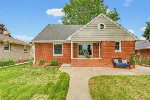 3608 N 101st, Wauwatosa, WI 53222