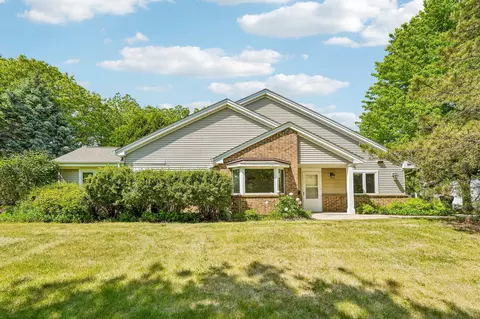 7017 W Hummingbird, Milwaukee, WI 53223