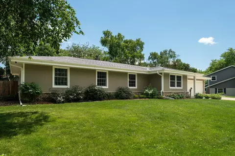 w56n850 N N Mdw, Cedarburg, WI 53012
