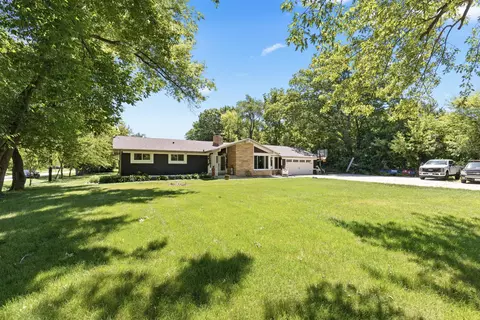3290 S Johnson, New Berlin, WI 53146