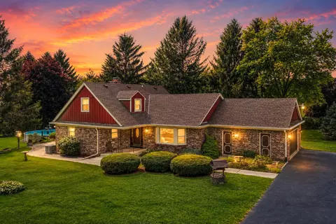 w248s7045 Sugar Maple, Waukesha, WI 53189