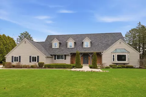 10270 N Range Line, Mequon, WI 53092