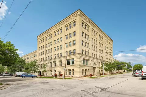 904 E Pearson #122, Milwaukee, WI 53202