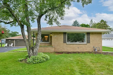 5341 S 114th, Hales Corners, WI 53130