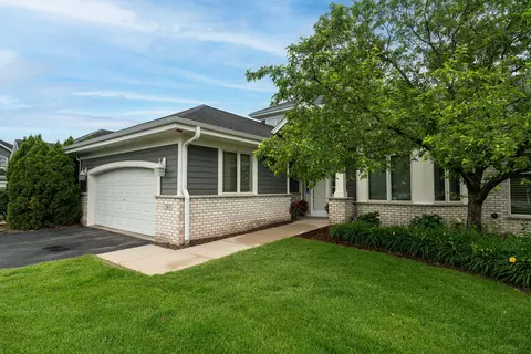 765 Bay #B, Brookfield, WI 53005