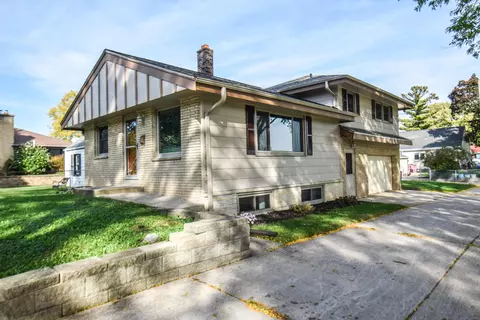 836 S 95th, West Allis, WI 53214