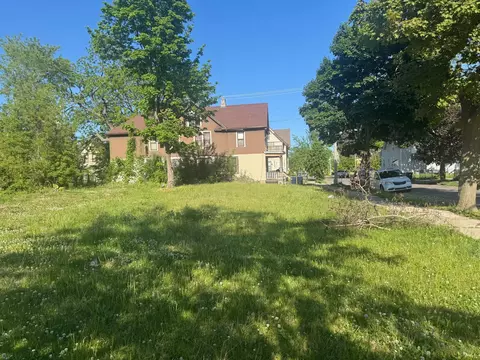 3250 N 15th, Milwaukee, WI 53206