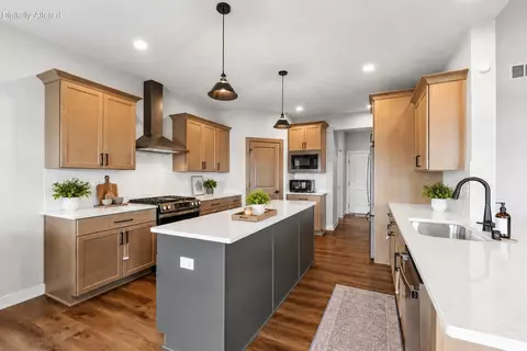 3246 Blue Star, Caledonia, WI 53406