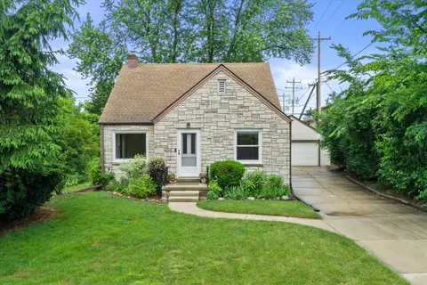 337 N 110th, Wauwatosa, WI 53226