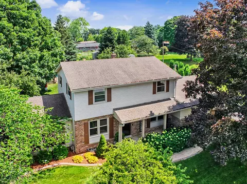 w158n5528 Lavender Lilac, Menomonee Falls, WI 53051
