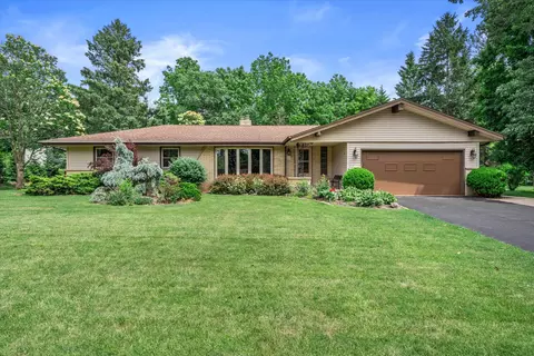 w136n8704 Esquire, Menomonee Falls, WI 53051
