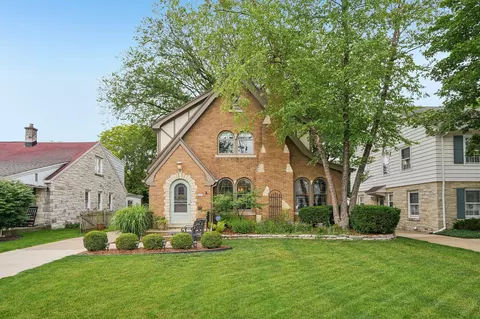 2517 N 96th, Wauwatosa, WI 53226