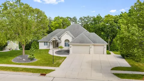 315 Prairie Song, Waukesha, WI 53188