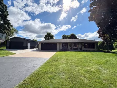 7410 S 68th, Franklin, WI 53132
