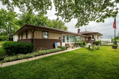 865 Harding #867-869, Waukesha, WI 53186