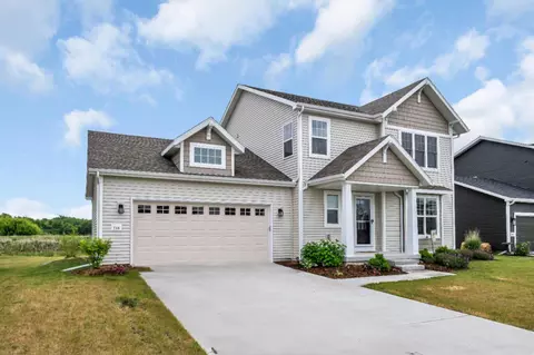 758 Burr Oak, Oconomowoc, WI 53066