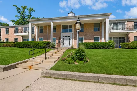 1305 W Main #208, Lake Geneva, WI 53147