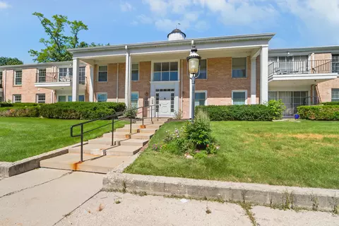 1305 W Main #208, Lake Geneva, WI 53147