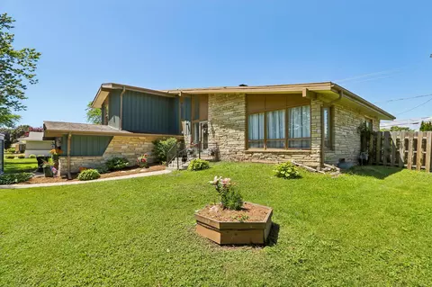 8755 N Pelham, Bayside, WI 53217