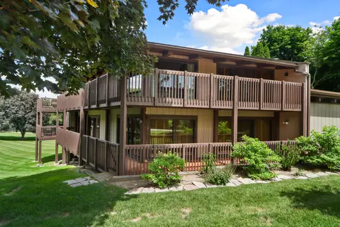 910 Windsor #KK1, Fontana, WI 53125