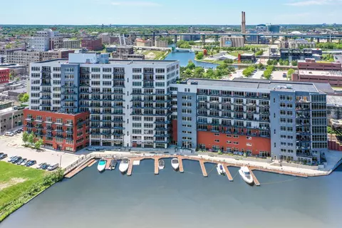 106 W Seeboth #603, Milwaukee, WI 53204
