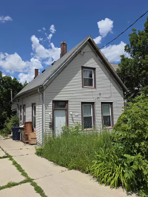 3133 N Julia, Milwaukee, WI 53212