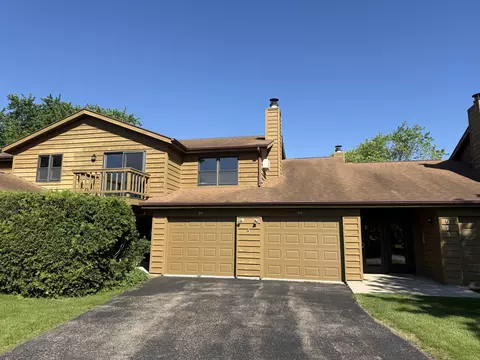 975 Manor #83, Neenah, WI 54956