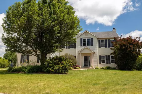 934 Cascade, Hartford, WI 53027