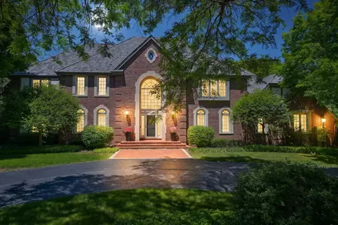 2146 W Columbia, Mequon, WI 53092