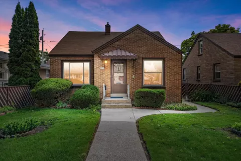 3322 S Dayfield, Milwaukee, WI 53207