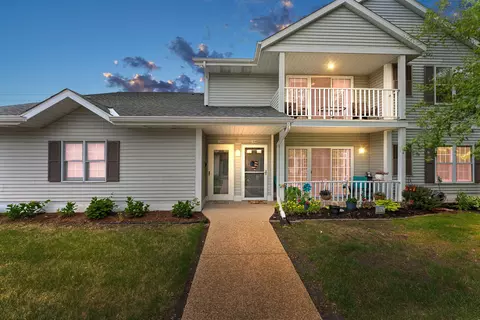 104 Bur Oak #D, Grafton, WI 53024