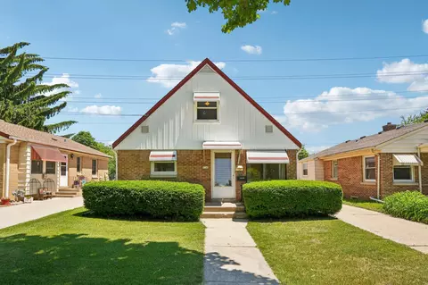 5740 N Dexter, Glendale, WI 53209