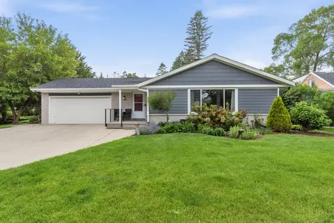 607 Green Bay, Thiensville, WI 53092