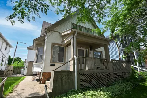 137-39 E Garfield, Milwaukee, WI 53212