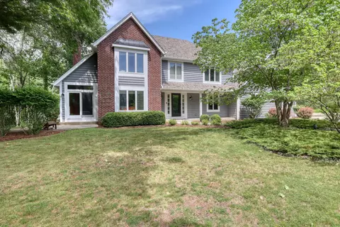 1248 N Lost Woods, Summit, WI 53066