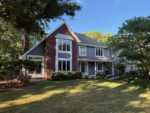 1248 N Lost Woods, Summit, WI 53066