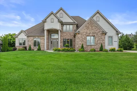 w218n5466 Taylors Woods, Menomonee Falls, WI 53051